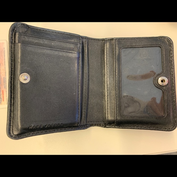 Marc Jacobs Compact Wallet - Picture 3 of 8